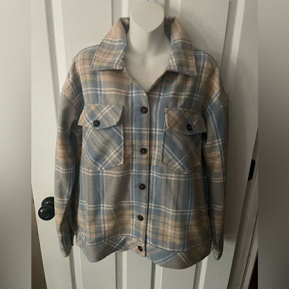 🆕 Women's Boston Traders shacket in peach/baby blue/white plaid - Picture 2 of 8